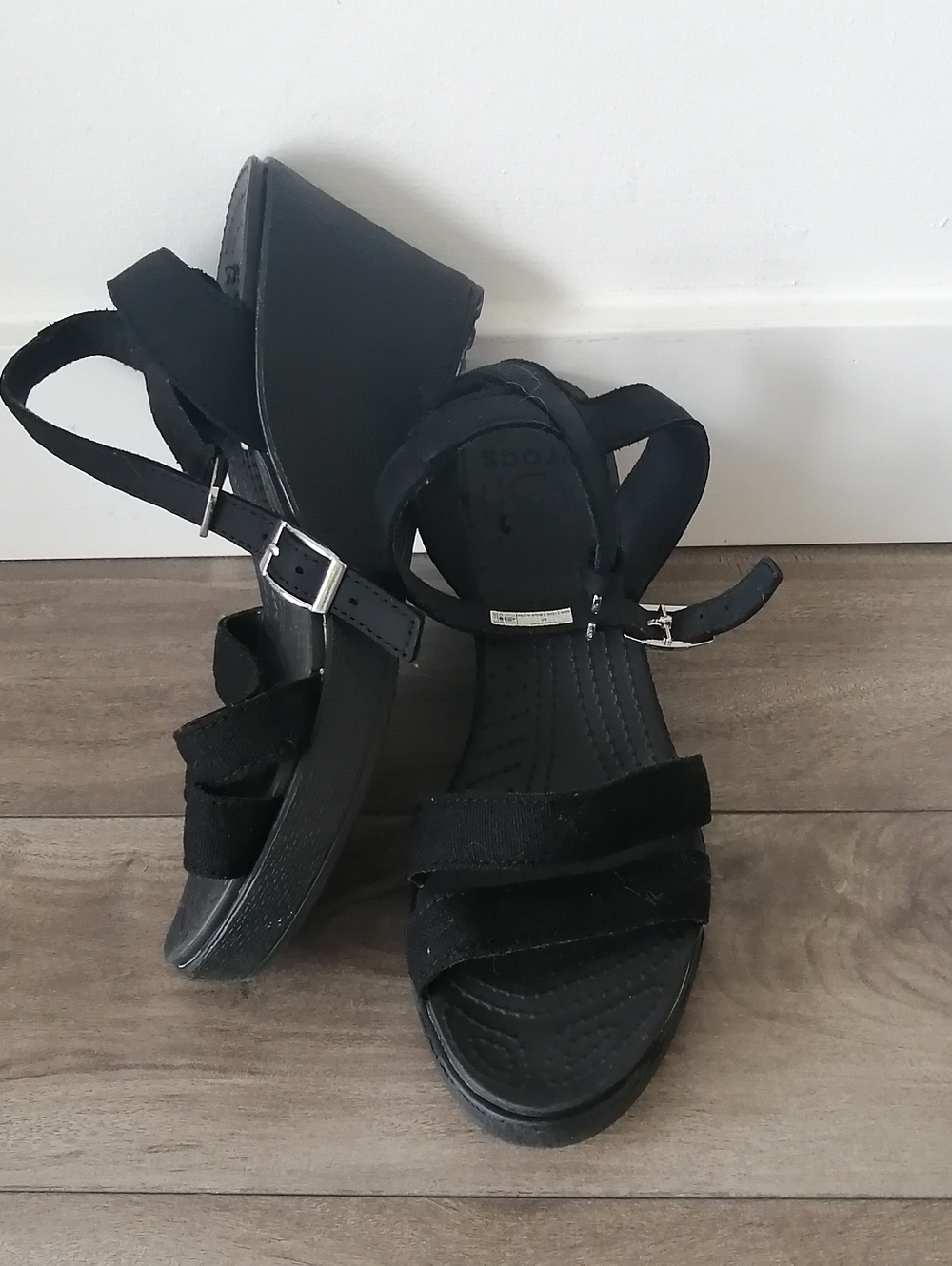 Black Women's Strappy Wedge heels Sandals - Crocs